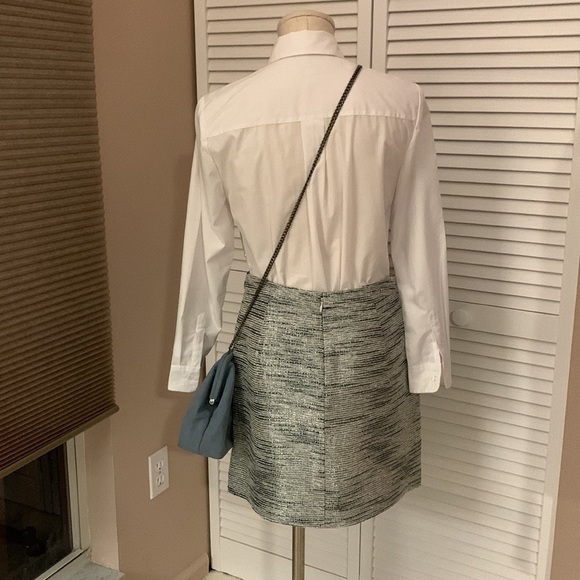 CHARTER Club size M, white button down shirt, cotton and polyester mix. - Picture 7 of 17